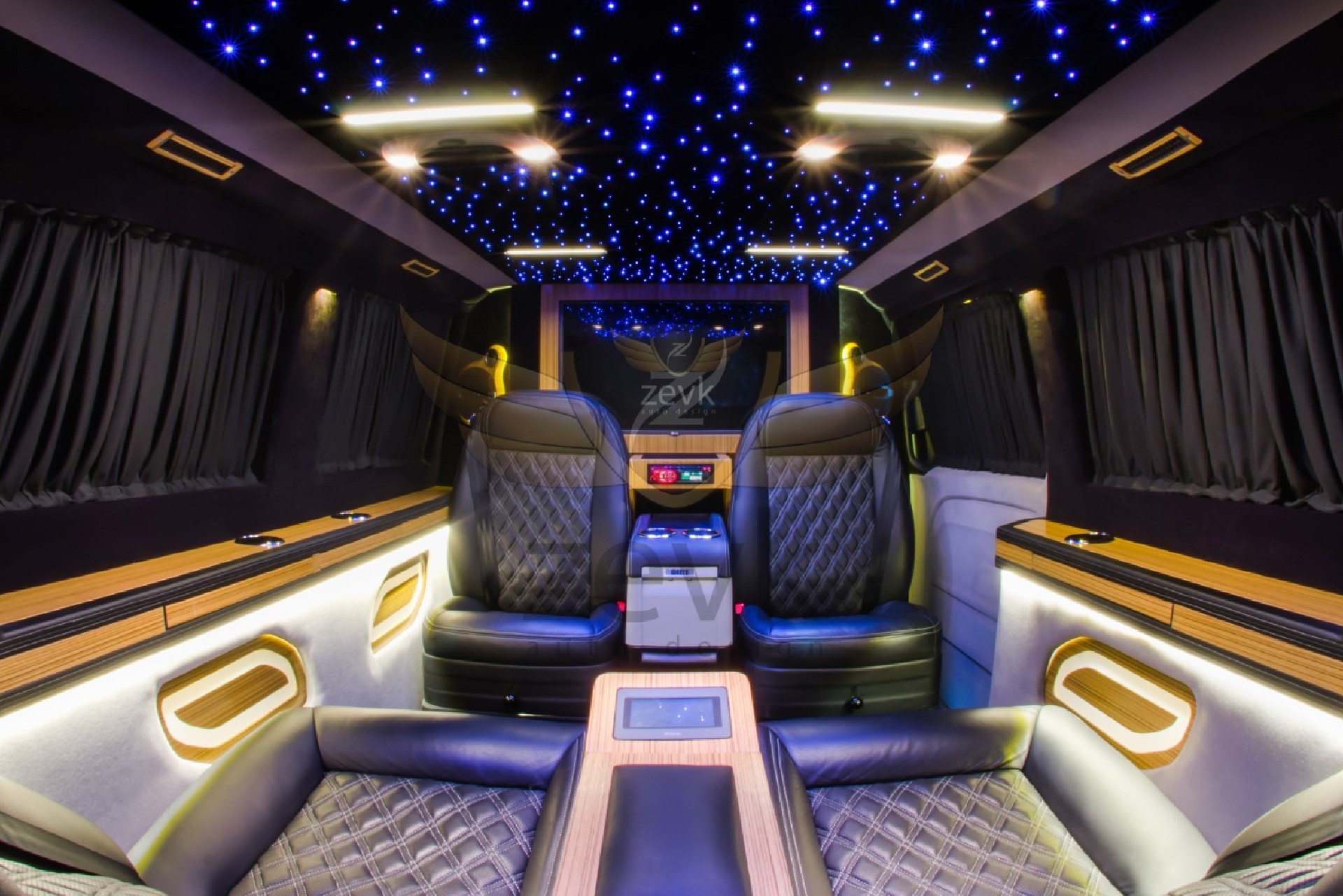 Mercedes-Benz Sprinter — 1